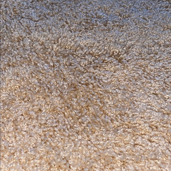 TAN BATH MAT LIKE NEW - Picture 3 of 3